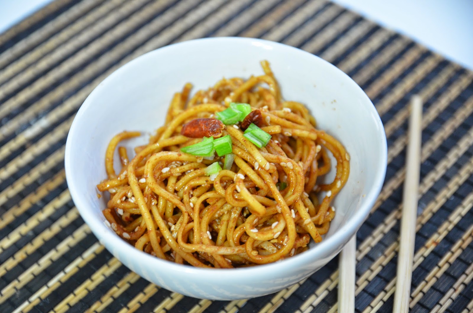 Mondi e Sapori Re Gan Mian (Noodle freddi con arachidi e sesamo)