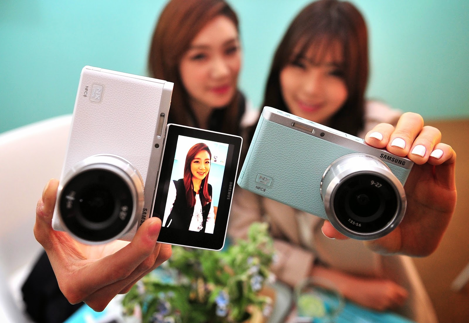 Images Archival Store: Samsung launches wink-activated "NX ...