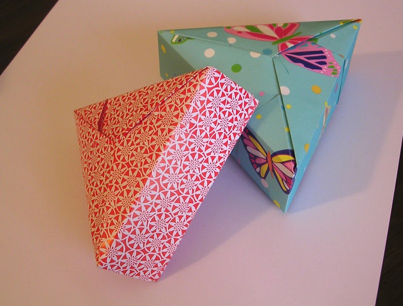 ORIGAMI CONSTRUCTIONS triangular origami box with lid+folding instructions