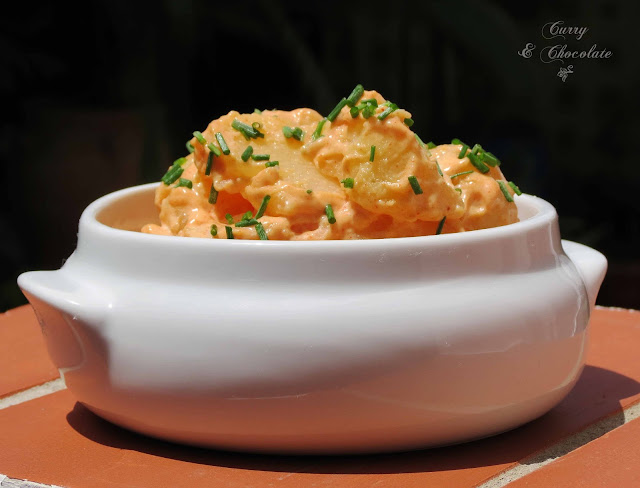 Patatas cocidas con mayonesa picante – Boiled potatoes with spicy mayonnaise Patatas cocidas con mayonesa picante – Boiled potatoes with spicy mayonnaise