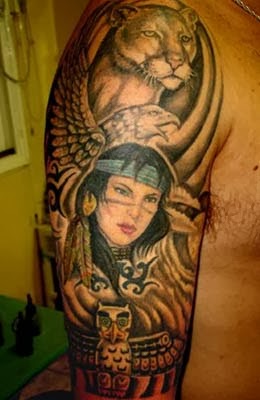 tattoo de india com águia e felinos no braço