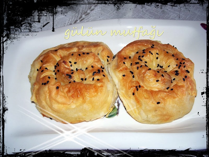 GÜLÜN MUTFAĞI KABAKLI GÜL BÖREK
