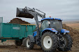 Cámara Muck Spreader & New Holland T6.165 (Echando estiércol) 