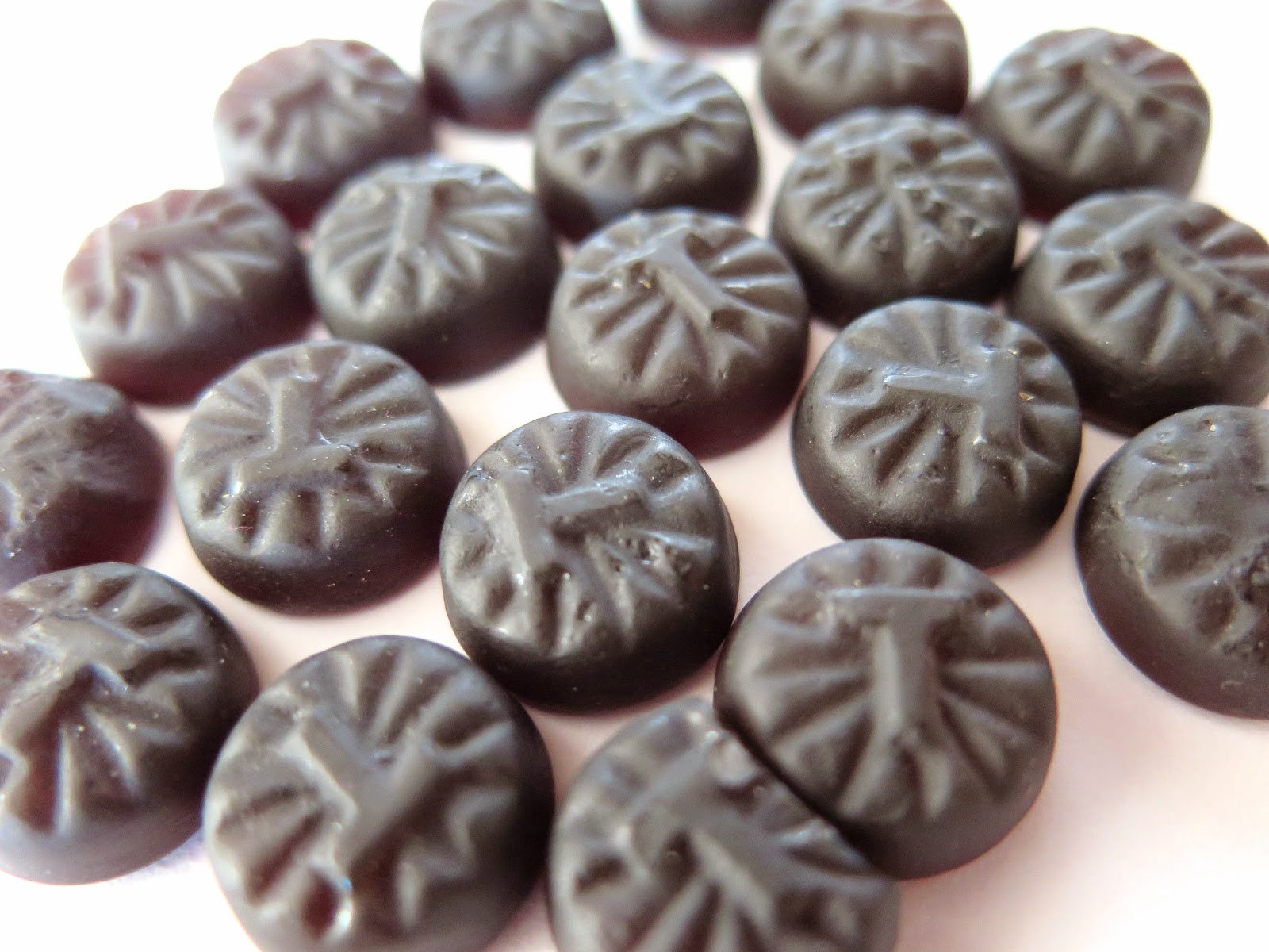 Obsessive Sweets Sugarfree Licorice Pastilles of Iceland Nói Síríus