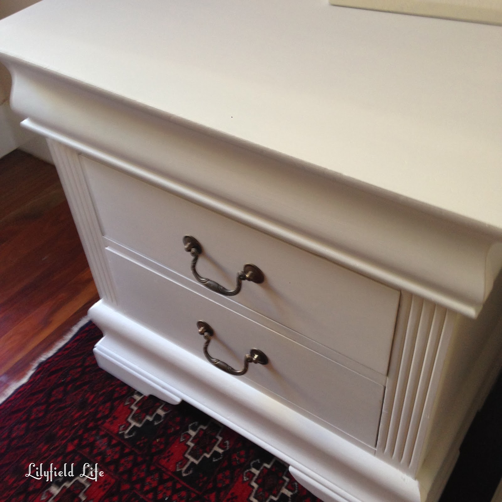 Lilyfield Life Paint makes a big difference white painted bedside tables