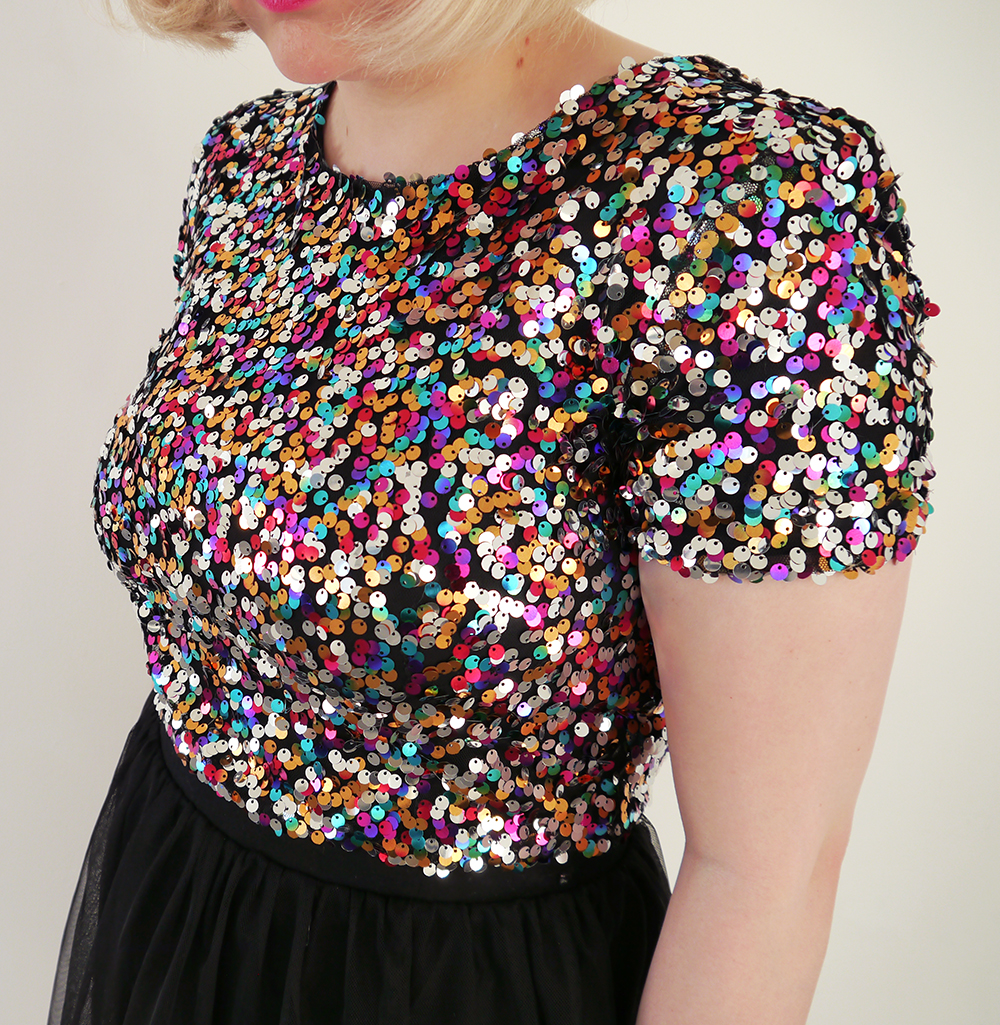 Sequin top from H&M for Christmas/ New Year party sequins, sparkly New Year outfit, how to wear sequins, glitter ball outfit, Christmas party, ballerina skirt, IOLLA Muir glasses, tinsel hair clip