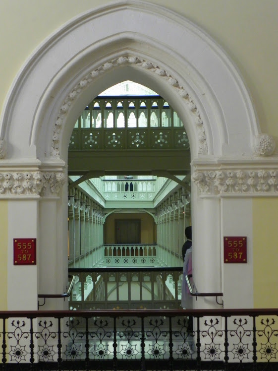MUMBAI:  Interior / A corridor within The Taj Mahal Palace Hotel. / @JDumas