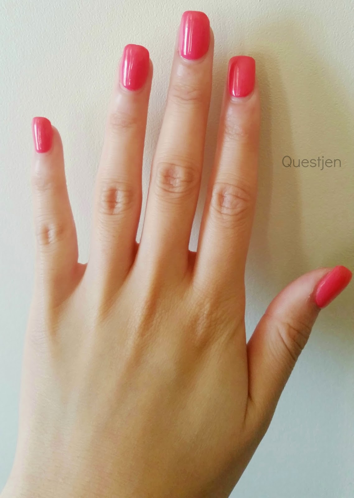 Questjen Beginner S Nail Guide To Acrylics And Shellac Acrylics Give That Overall Earance Of Elongated Fingers I Ve Got Quite Small Hands And