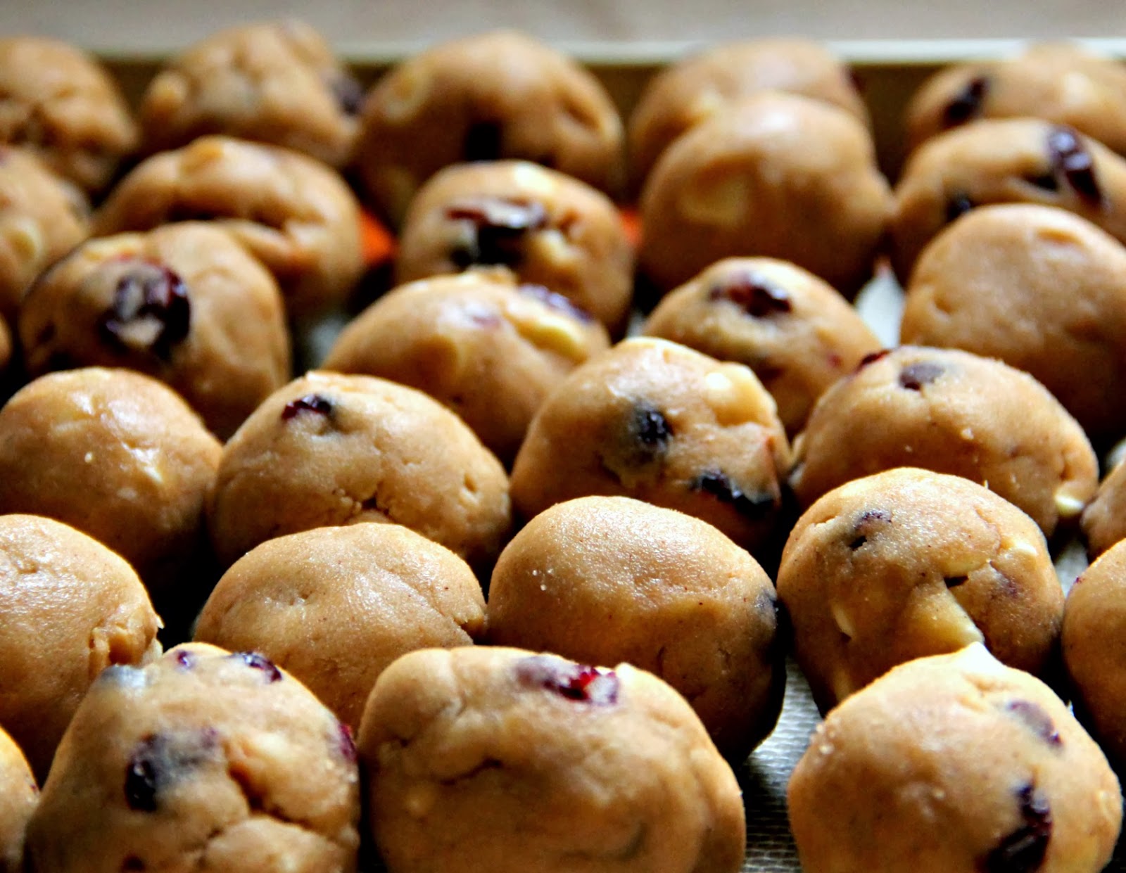Cranberry White Chocolate Macadamia Nut Cookies & The 2013 Great Blogger Cookie Swap!