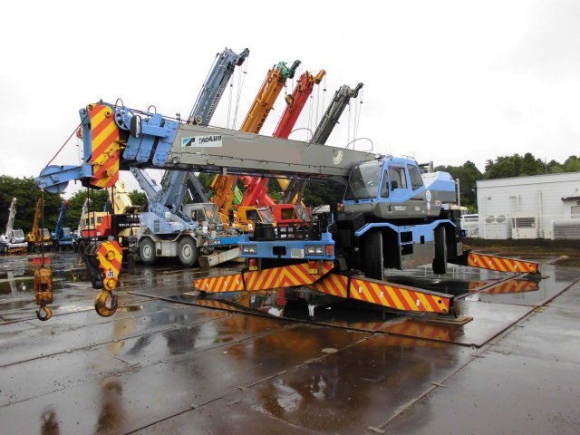 Tadano Terrain Crane