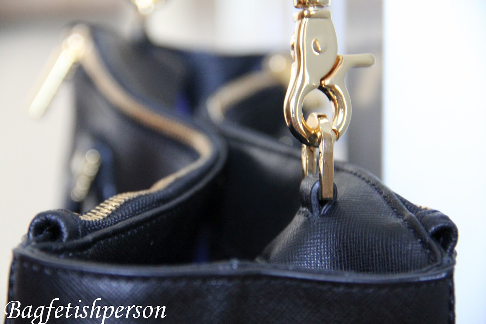 What's in my bag? Tory Burch Robinson Double Zip Tote 
