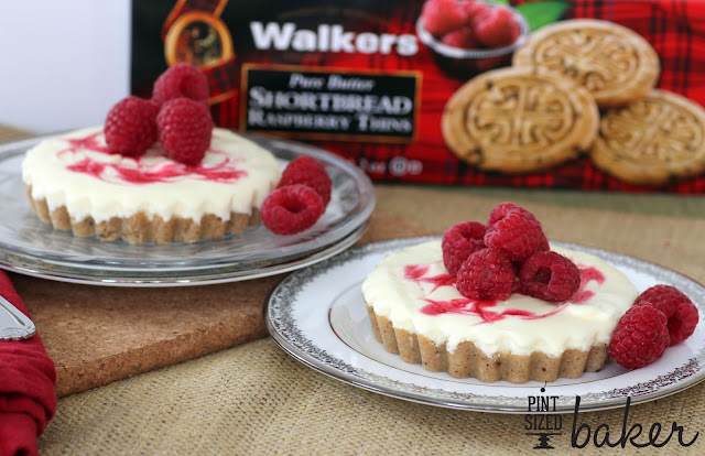 Shortbread, cookies, tart, mini, white chocolate, mousse, raspberries