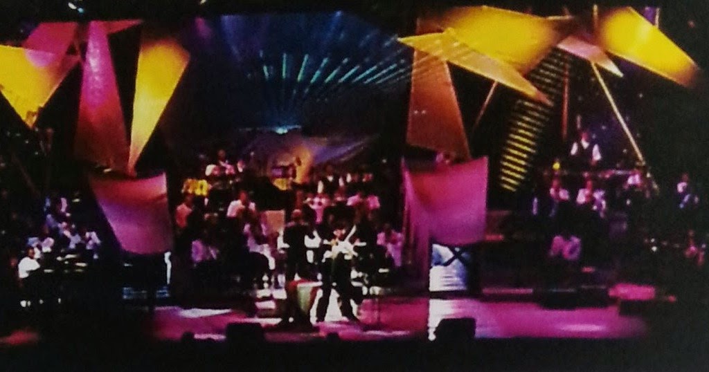 ديكور المسرح 1 ( أأجهزة اسقاط الصور ) فن الديكور