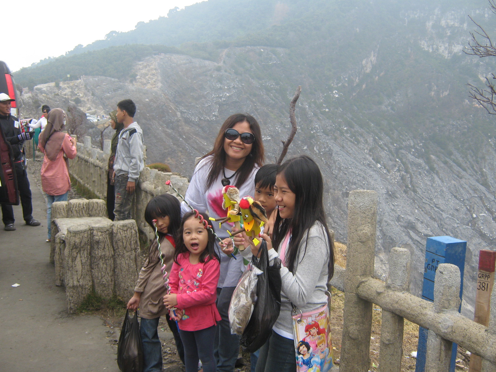 RAMZI SMART TRAVEL: Tangkuban Parahu a hypnotic cool ...