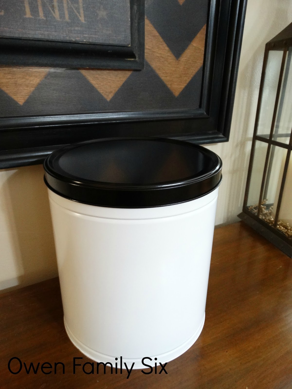 Owen Family Six Dog Food Container