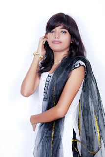 Bangladeshi singer Porshi's new photo gallery and information