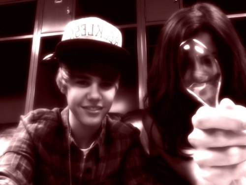 new justin bieber and selena gomez. justin bieber and selena gomez