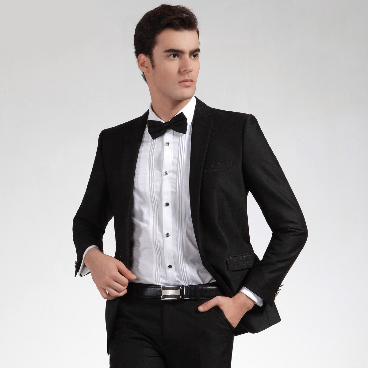 Shop by category Harvey Specter Suits Dress Like A Rich Man | How To Look Expensive Every Day Holiday Gift Guide | Practical Christmas Gifts For Men 3 Styles To Grab From Conor McGregor | How To Dress Like A Champ. About Antonio. Antonio Centeno is the founder of RealMenRealStyle having studied style in London, Hong Kong, and Bangkok. He is a former US.