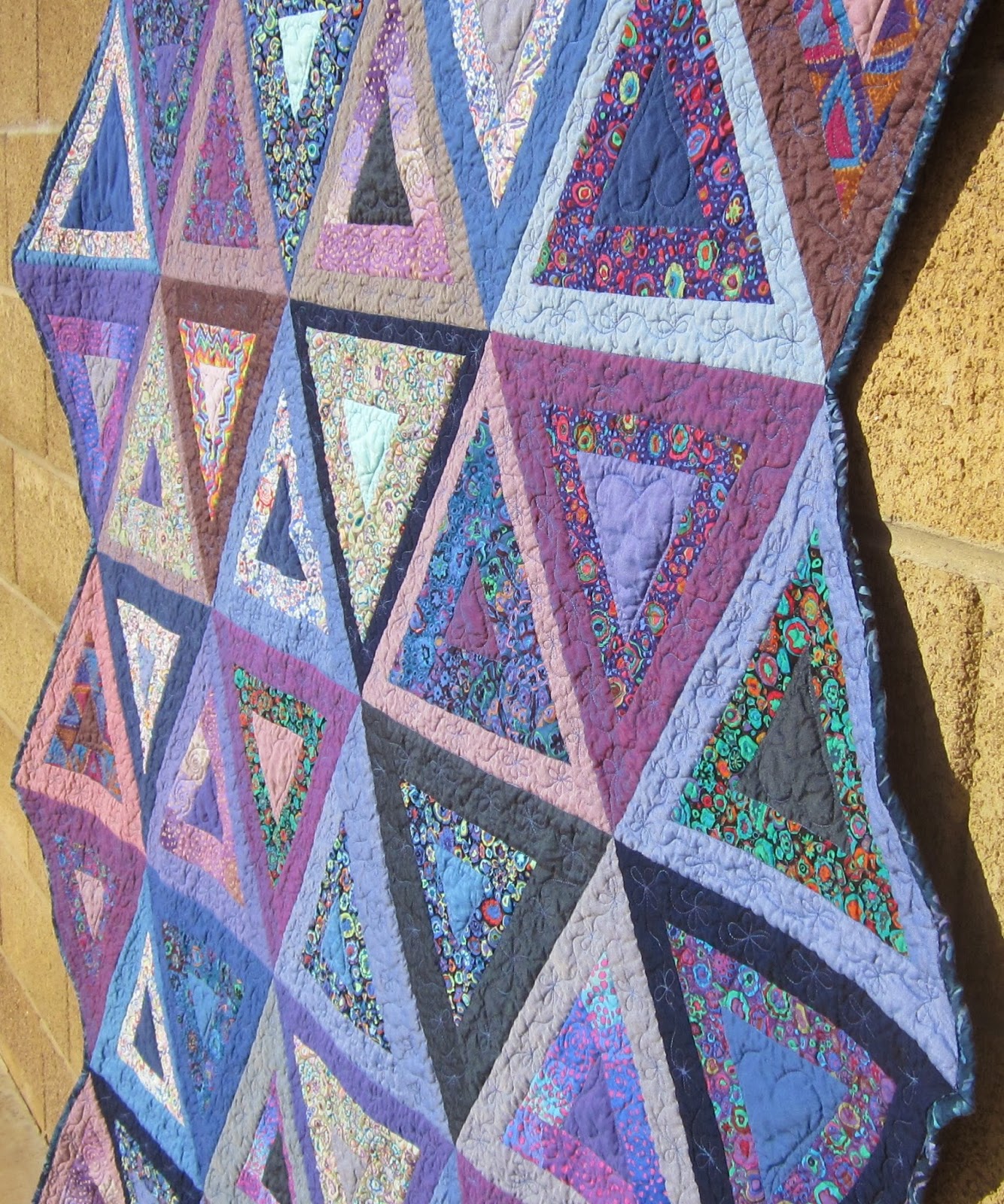 Quilt Paradigm TA DA! Triangle Log Cabin )