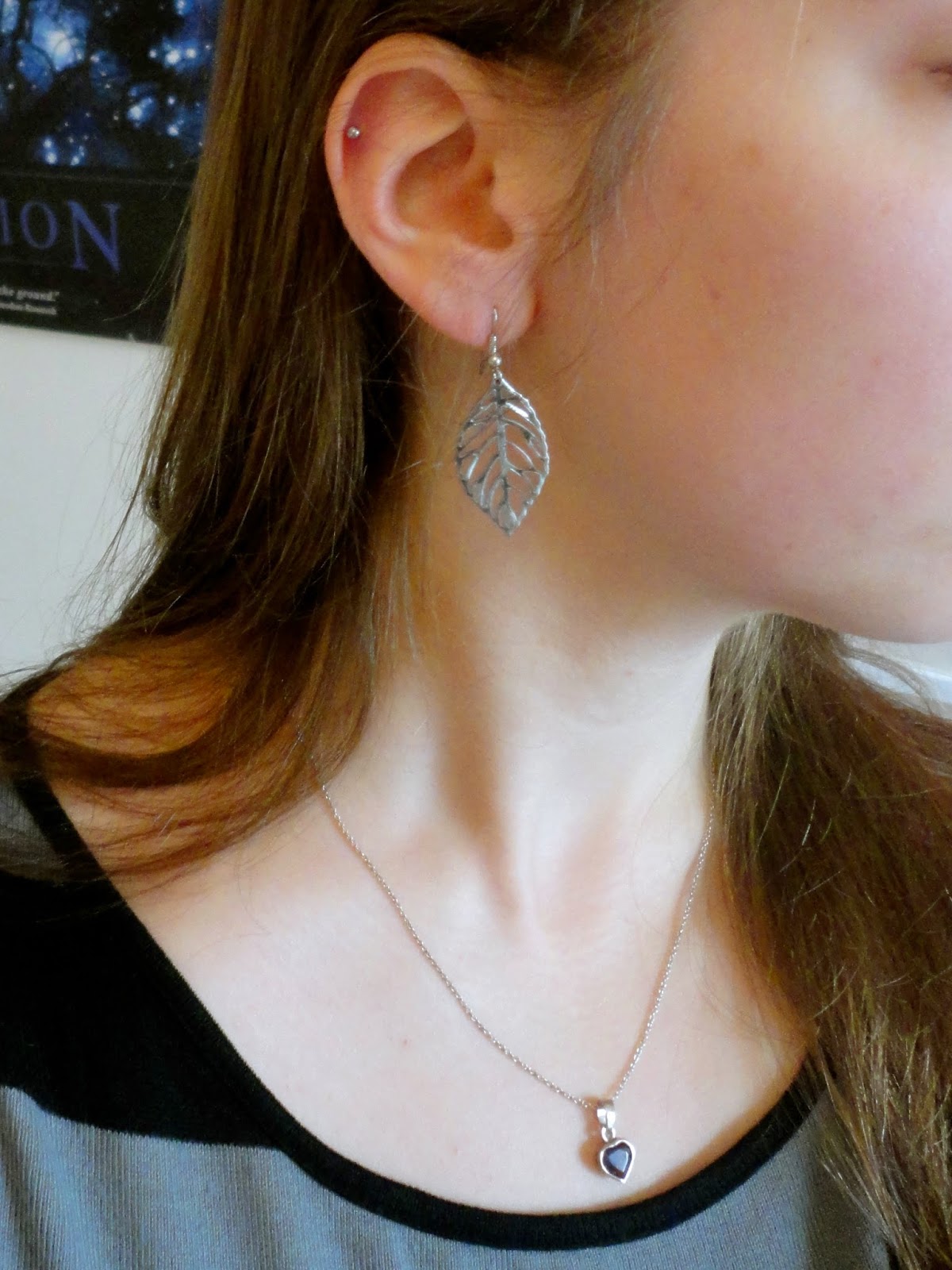 purple heart necklace, silver leaf earrings and helix piercing