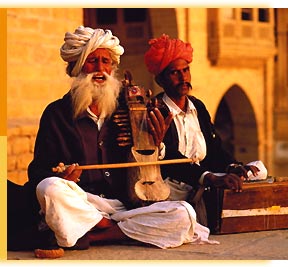 Download Rajasthani Folk Song | а¤˜аҐ‚а¤®а¤° | Rajasthani Traditional Songs | Seema Mishra | Veena Music Mp3 (59:30 Min) - Free Full Download All Music