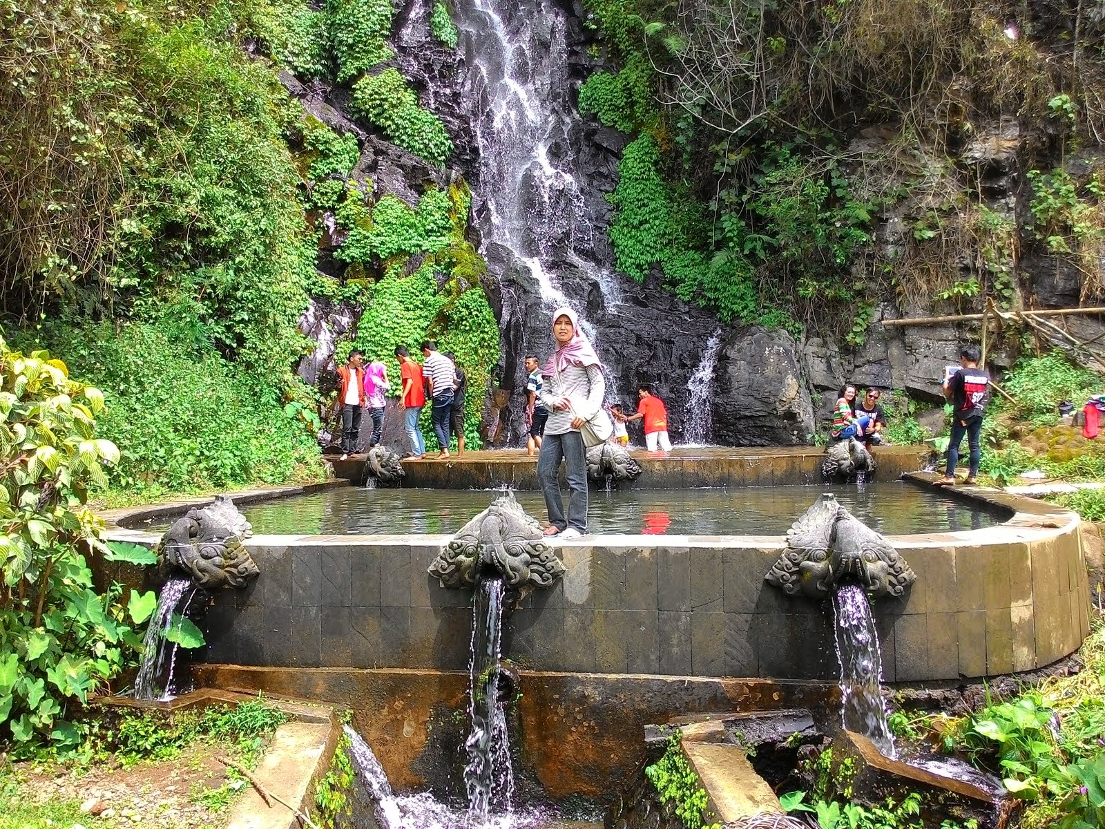 Seloprojo Waterfall