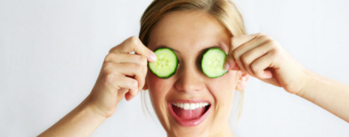 نقره لتكبير أو تصغير الصورة ونقرتين لعرض الصورة في صفحة مستقلة بحجمها الطبيعي