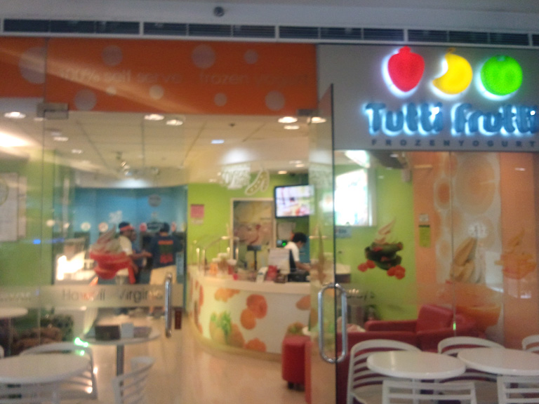 Food Philippines Tutti Frutti Frozen Yogurt in SM MegaMall
