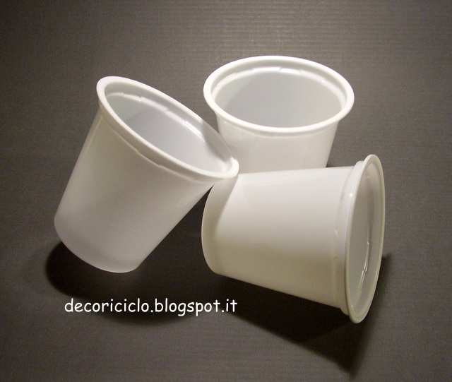 Porta-vaso fatti con i vasetti dello yogurt - decoriciclo