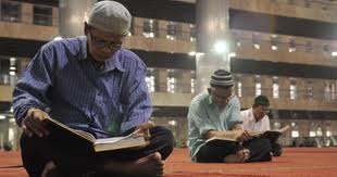 Baca Al-Quran guna pembesar suara difatwakan