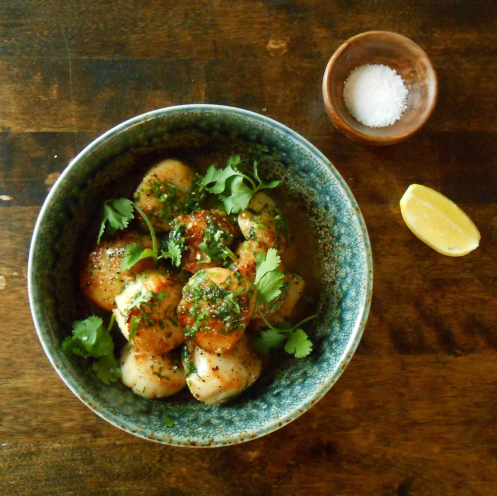 Bake and Baste PanSeared Scallops with Cilantro Lemon Butter Sauce