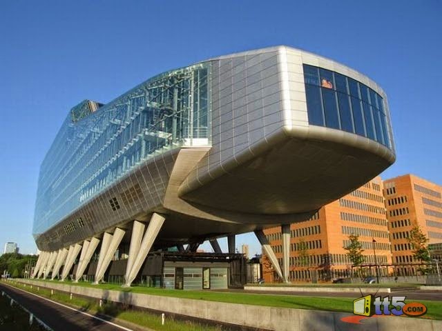 مجلة بنات راقية أغرب مبنى مصمم على شكل حذاء في هولندا