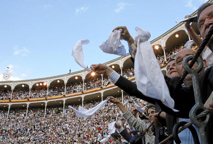  El significado de los pañuelos en los toros