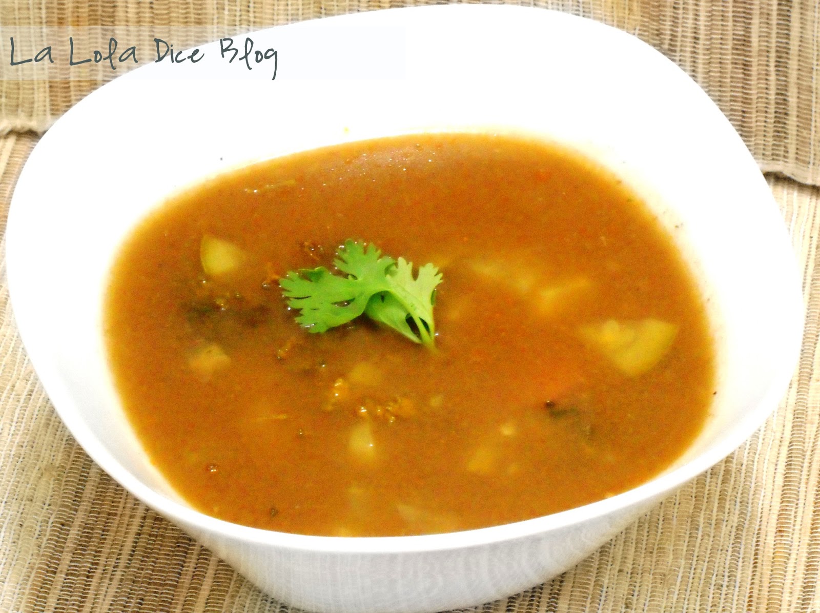 Caldo de Res o Pollo La Lola Dice