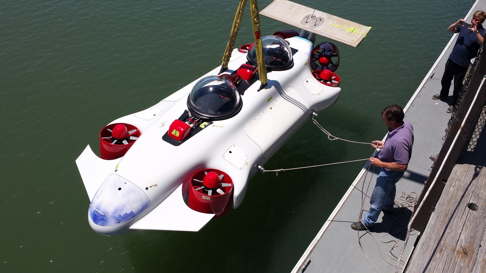 DeepFlight Dragon the advanced personal submarine