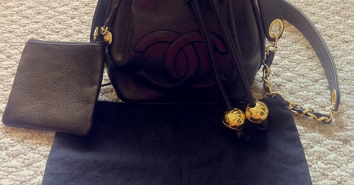 Style in Town Vintage CHANEL Mini Drawstring Bag