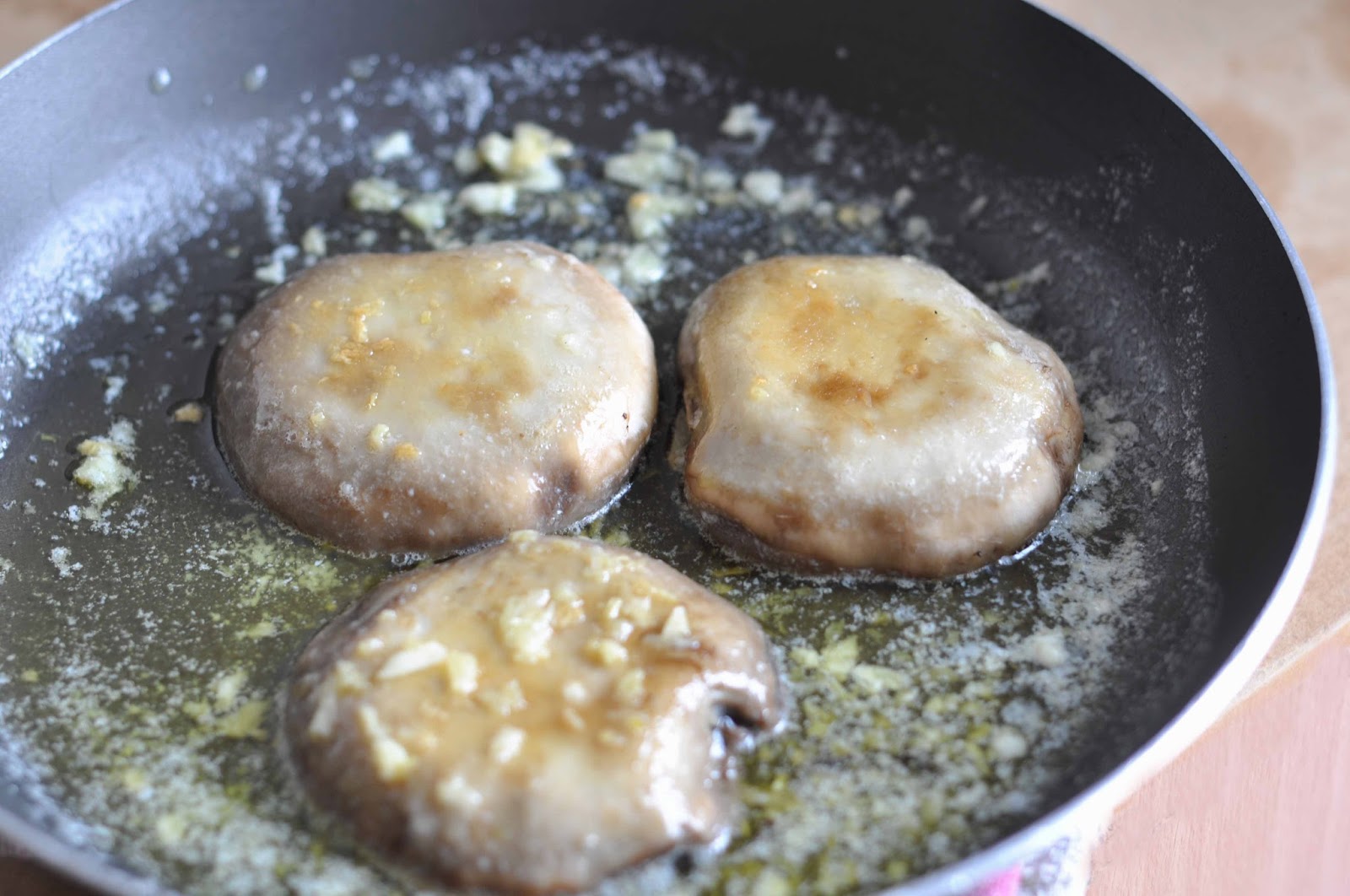 Cracker Barrel Garlic Mushrooms ~ Simple Food