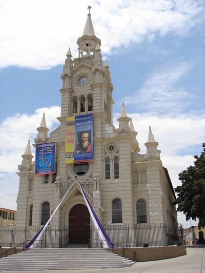 Iglesia del convento de san esteban (salamanca). retablo mayor Tarot GRATIS Online: Soñar con Iglesia