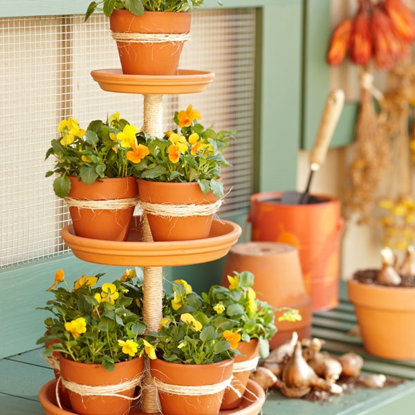 Tiered Terra Cotta Planter Pots #planter #outdoorplanter #planterboxes #outdoor @SimplyDesigning