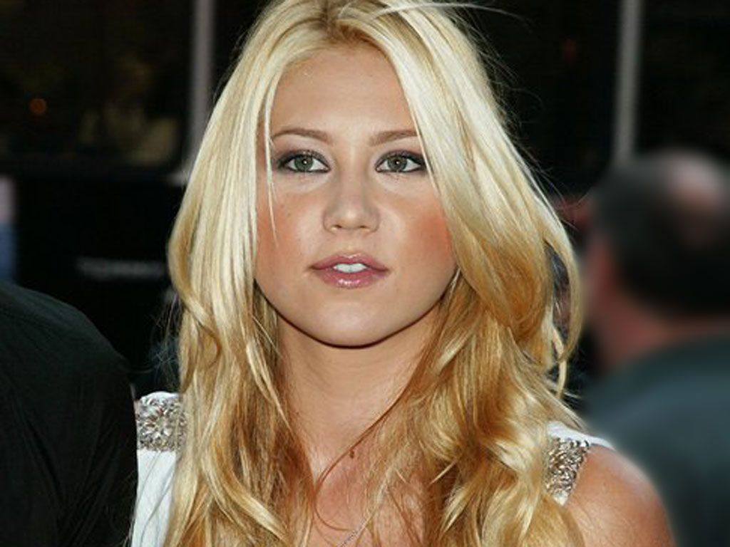 http://1.bp.blogspot.com/-RrN1J6kHnwM/TZ9gsm7X5VI/AAAAAAAABfU/u0AIMYL9MLs/s1600/Anna%20Kournikova%20Anna-Kournikova-Pic.jpg