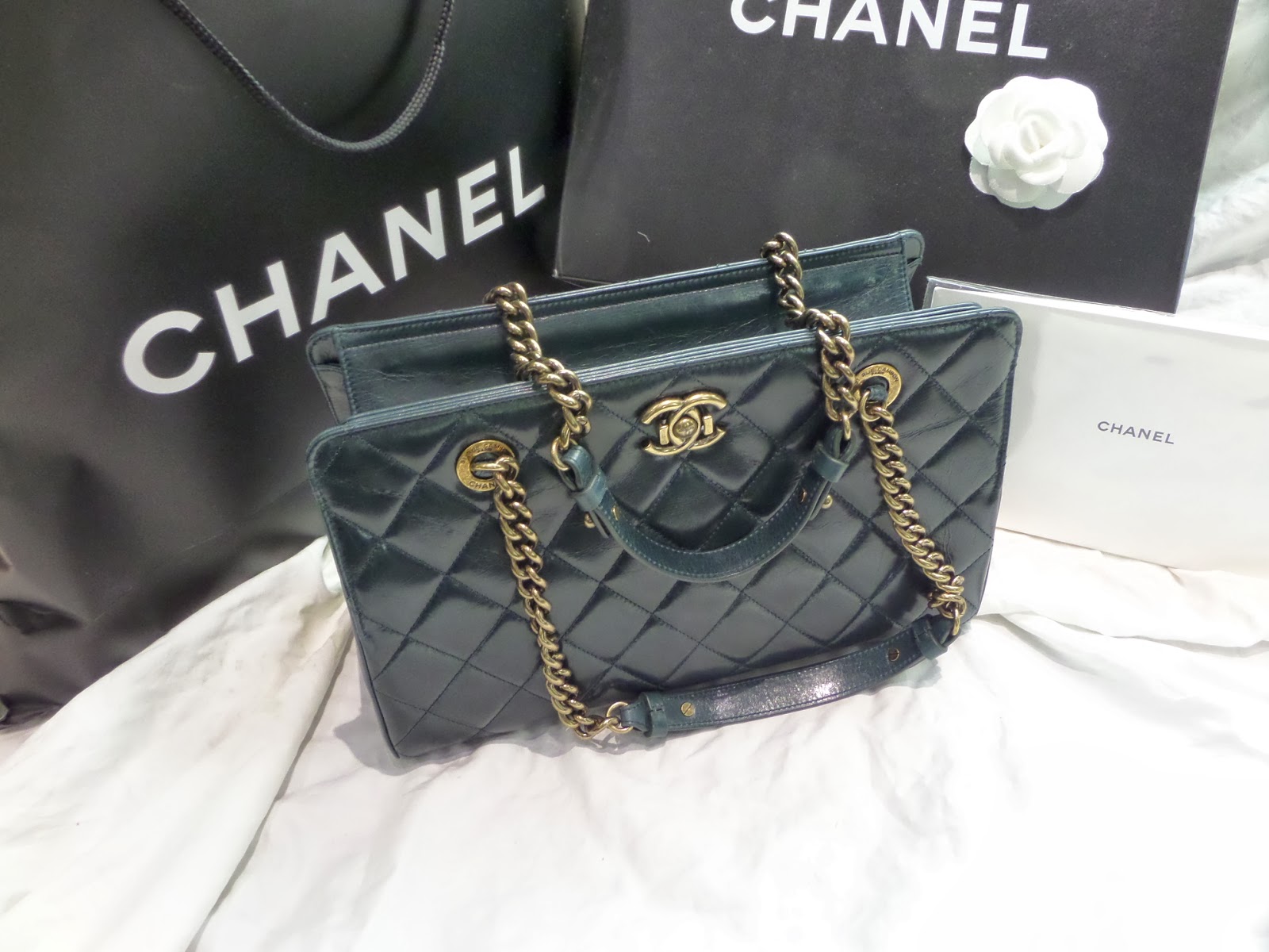 Vancouver Luxury Designer Consignment Shop 二手奢侈品寄卖店: Chanel Perfect Edge  Tote Bag ~ Consign Buy Sell Authentic Designer Consignment Vancovuer