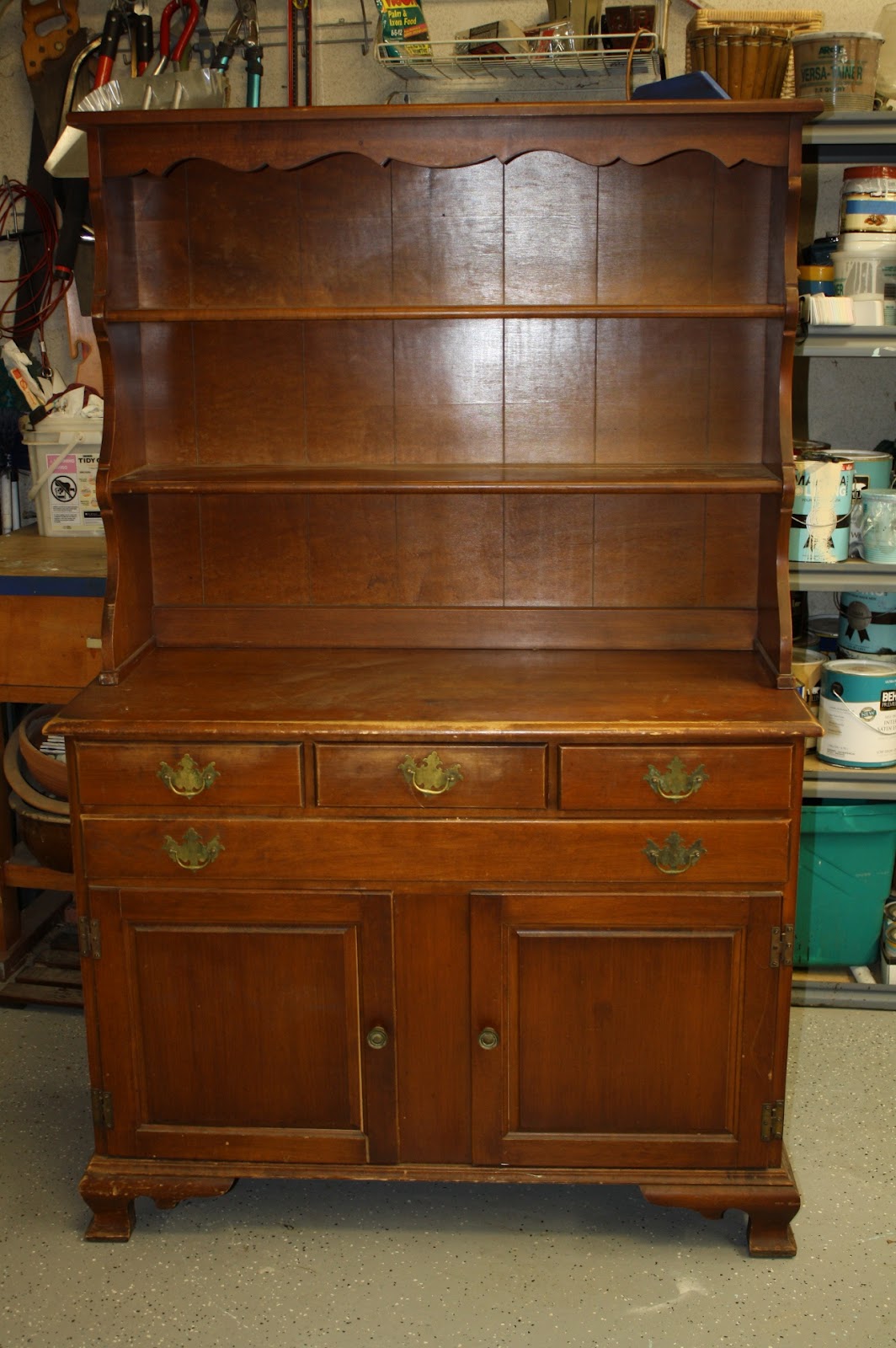 MakeMePrettyAgain Maple hutch with tutorial for wood finishing