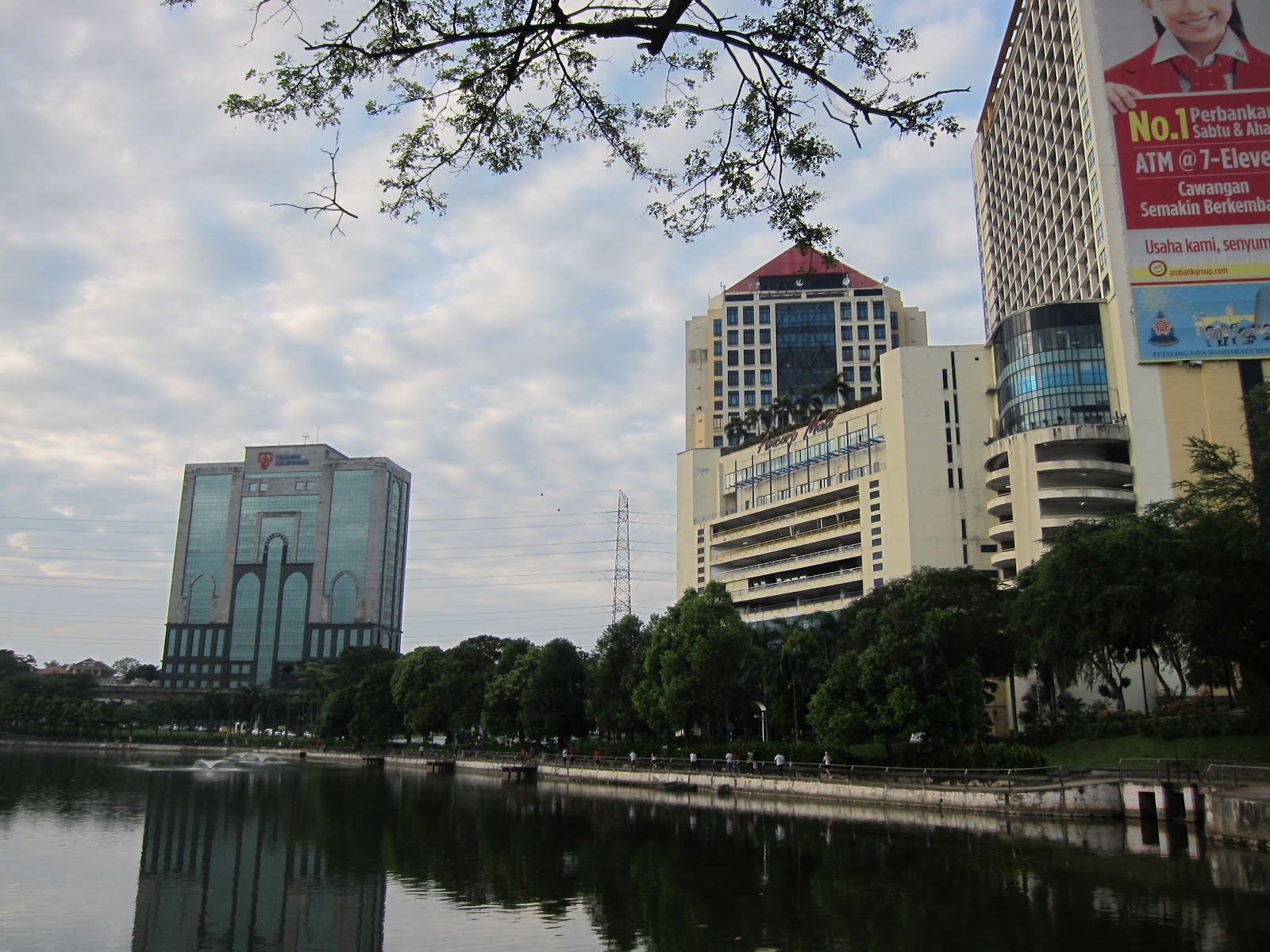 Larian 40 Taman 100 Km Larian 40 Taman 9 Taman Jaya