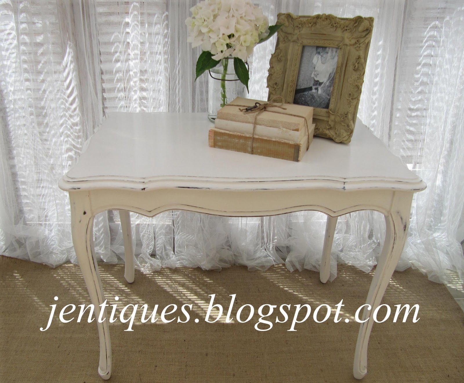 Jentiques French Accent Table