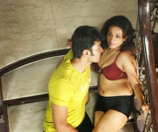 Mallu Kambi Katha Blog January 2015 Ammaye pidichu maati amma aduthula janal kambiyal pidichu kunichu ninnu njan aa poorilonu naki ente kochu javane aa appol ente nenchil mummyude mulakal urayunudayirunu. mallu kambi katha blog blogger