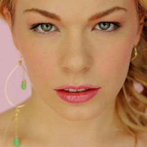 LeAnn Rimes - Give Lyrics | Letras | Lirik | Tekst | Text | Testo | Paroles - Source: mp3junkyard.blogspot.com