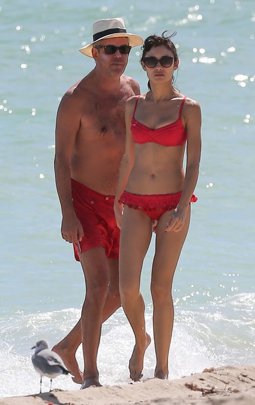 Queen Naked Olga Kurylenko With Boyfriend Danny Huston In Miami Florida