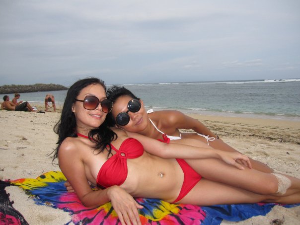 hendra003 tante berjemur di pantai hendra003 tante berjemur di pantai
