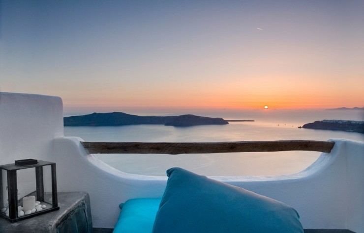 Sophia Suites – Elegant Retreat in Santorini, Hellas (Greece) Sophia Suites – Elegant Retreat in Santorini, Hellas (Greece)