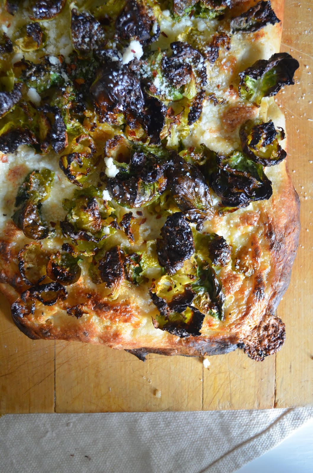 amour fou(d) brussel sprout béchamel pizza.